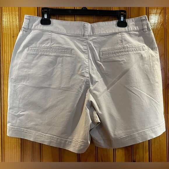 Old Navy Everyday Shorts high rise Size 12 Tan - Picture 5 of 6